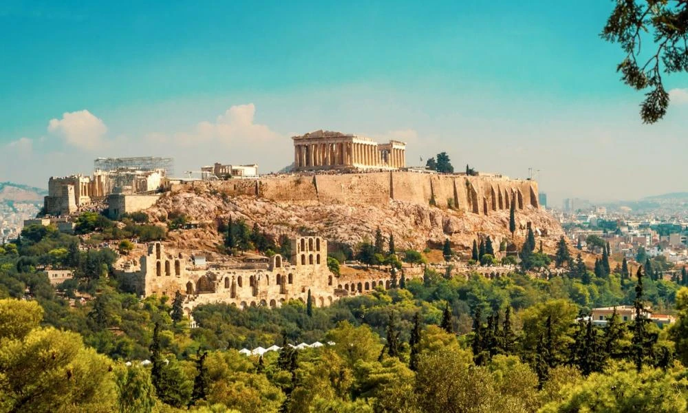 Ψηλά στις επενδυτικές επιλογές των διεθνών οίκων η Ελλάδα για το 2024
